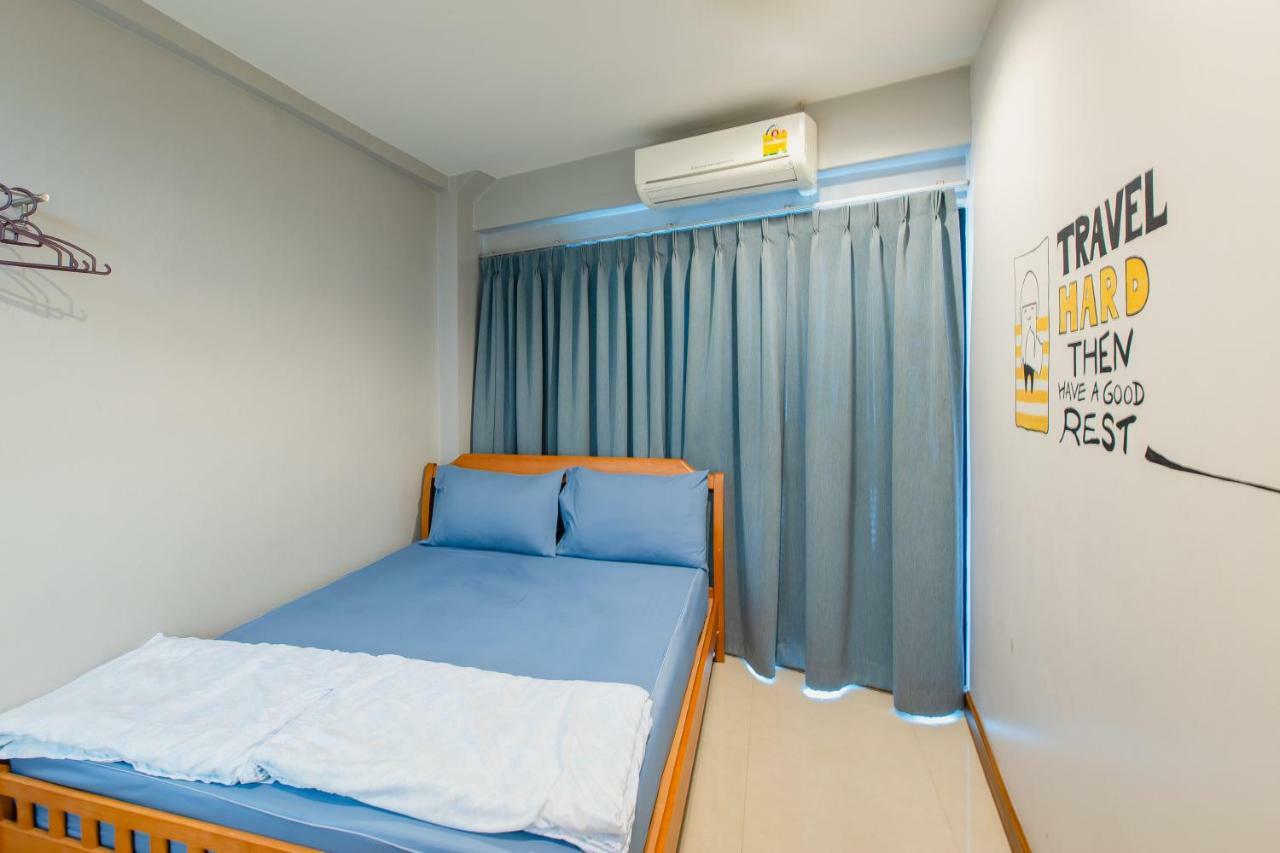 Restiny Hostel Bangkok Exterior photo