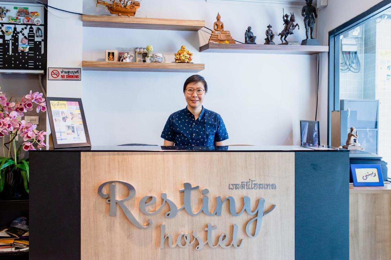 Restiny Hostel Bangkok Exterior photo